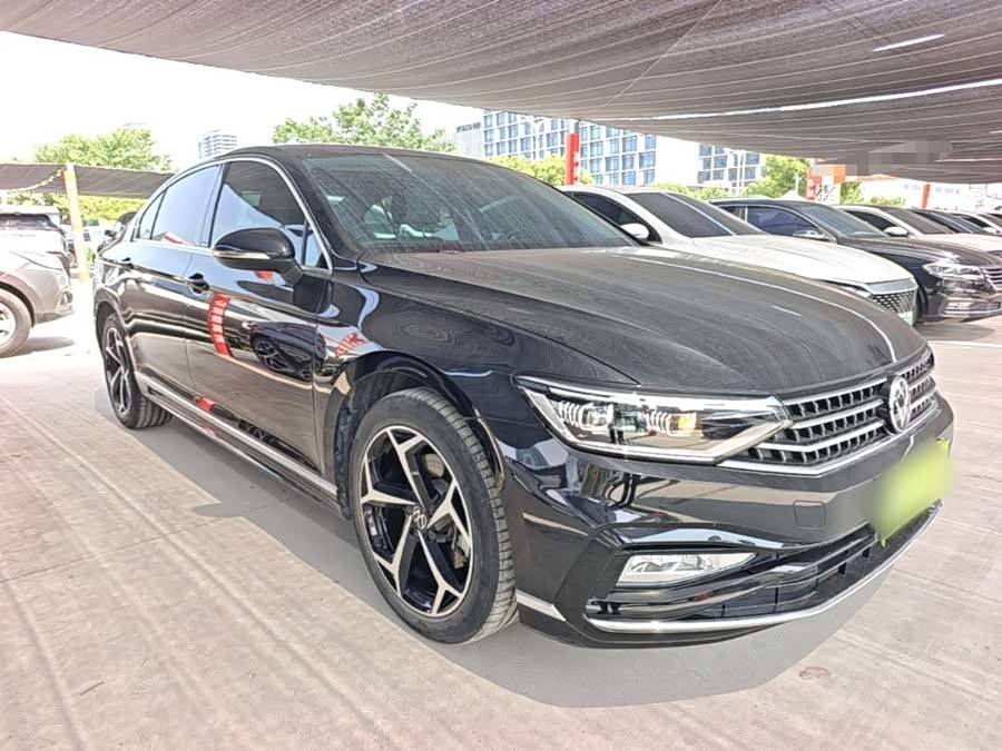 Volkswagen Magotan 2025