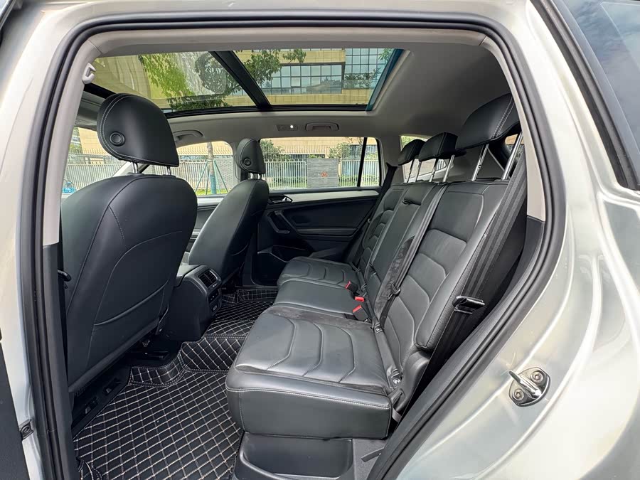 Volkswagen Tiguan L 2017 — фото 12