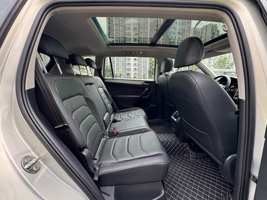 Volkswagen Tiguan L 2017 — фото 11