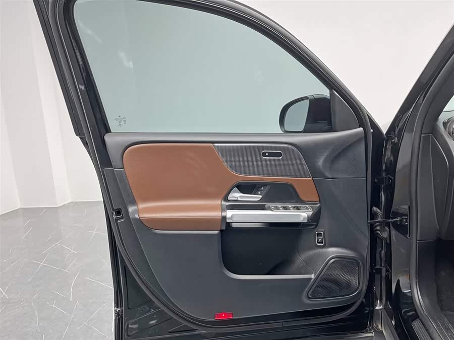 Mercedes-Benz GLB 2022 — фото 13