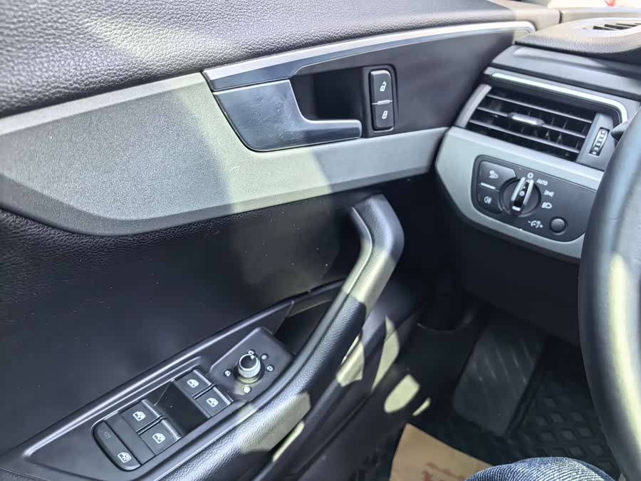 Audi A4L 2018 — фото 10