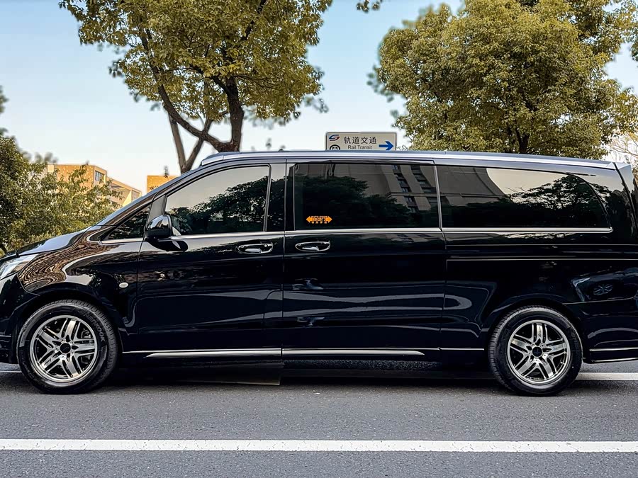 Mercedes-Benz Vito 2023 — фото 39