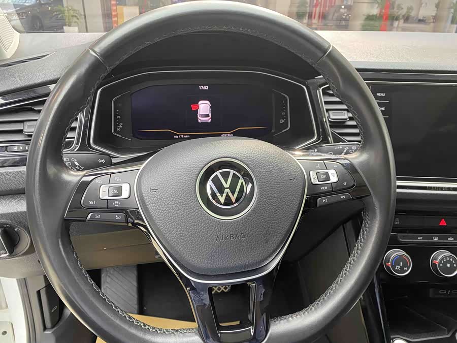Volkswagen T-Roc 2021 — фото 10