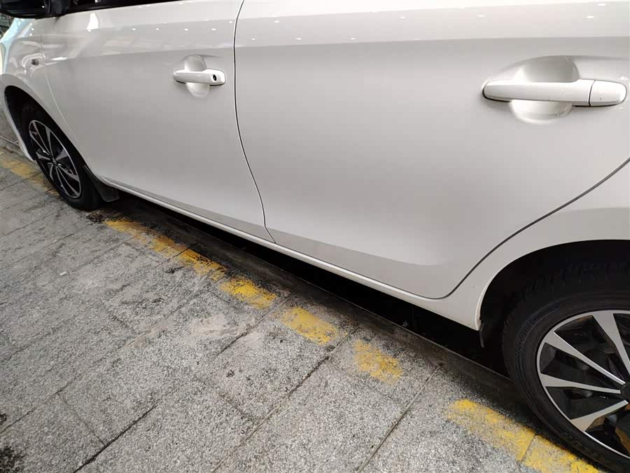 Toyota Yaris L 2016 — фото 22