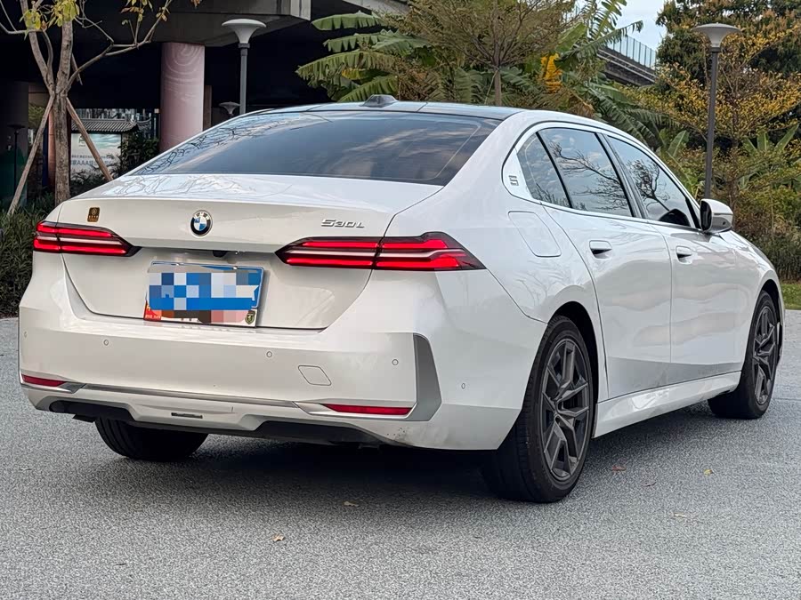 BMW 5 Series 2024