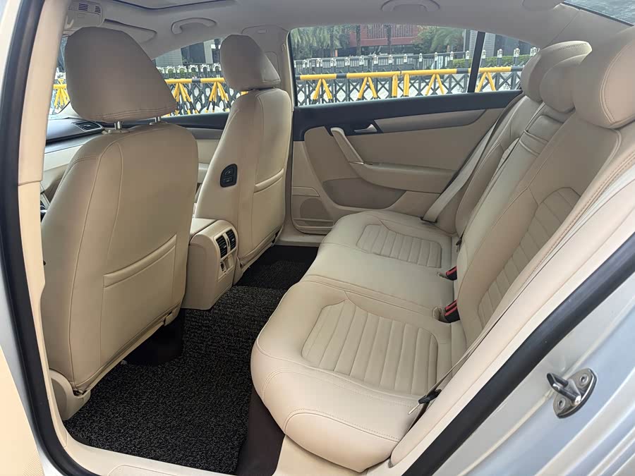 Volkswagen Magotan 2012