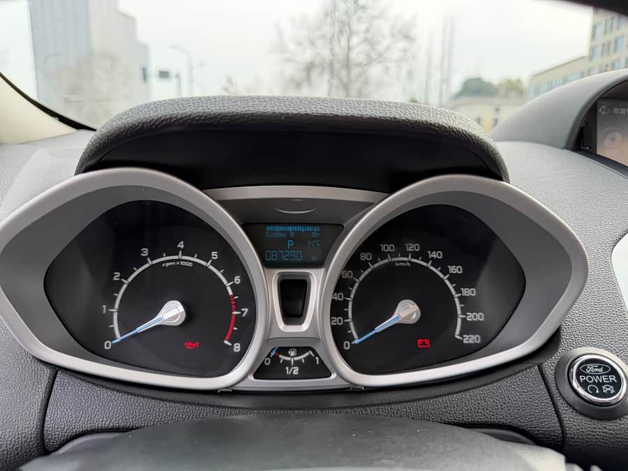 Ford EcoSport 2013 — фото 19
