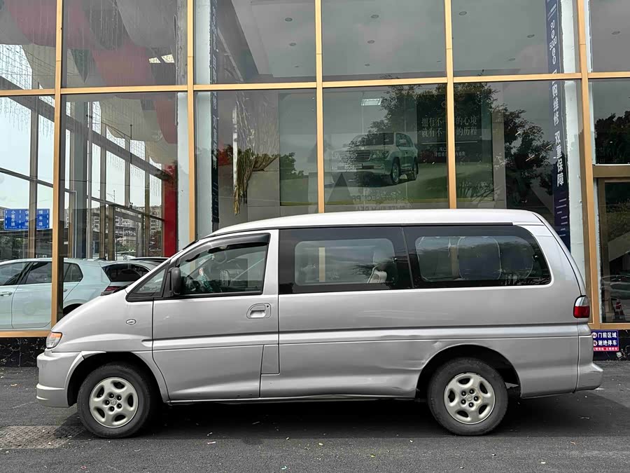 Dongfeng Lingzhi 2010