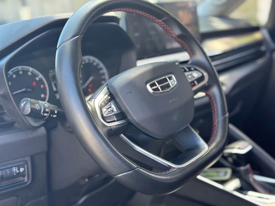 Geely Vision X3 2021 — фото 14
