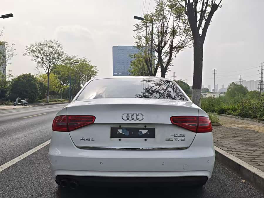 Audi A4L 2016