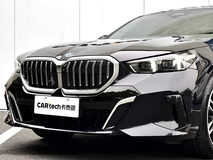 BMW 5 Series 2024 — фото 14