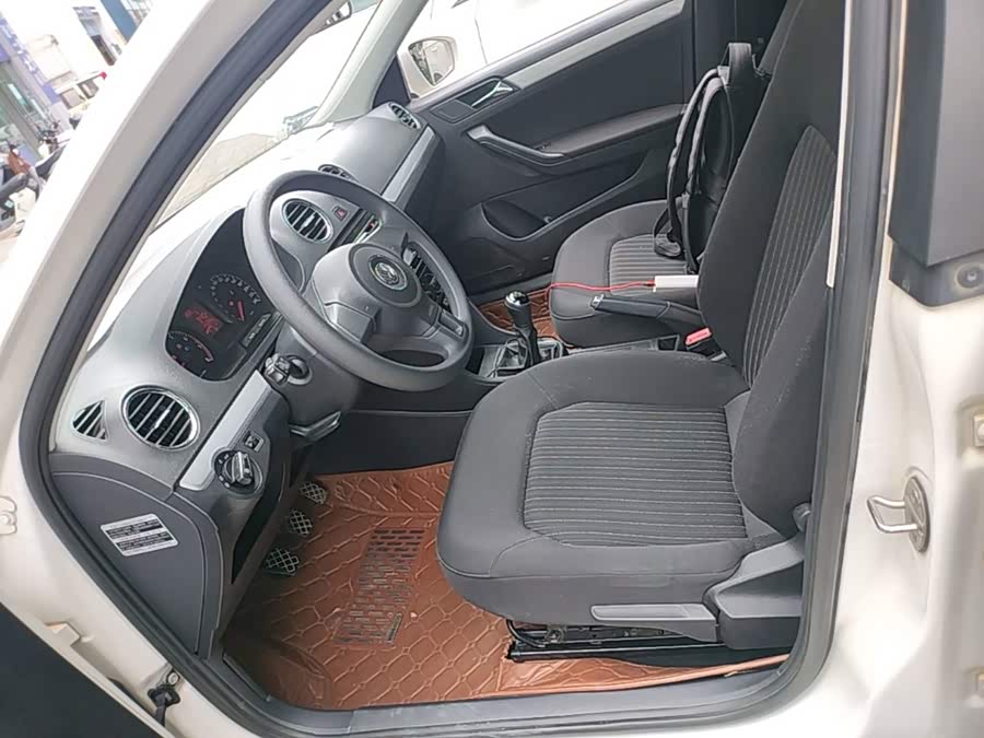 Volkswagen Jetta 2015 — фото 15