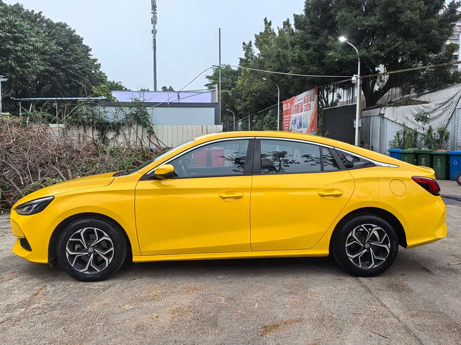 MG MG5 2021