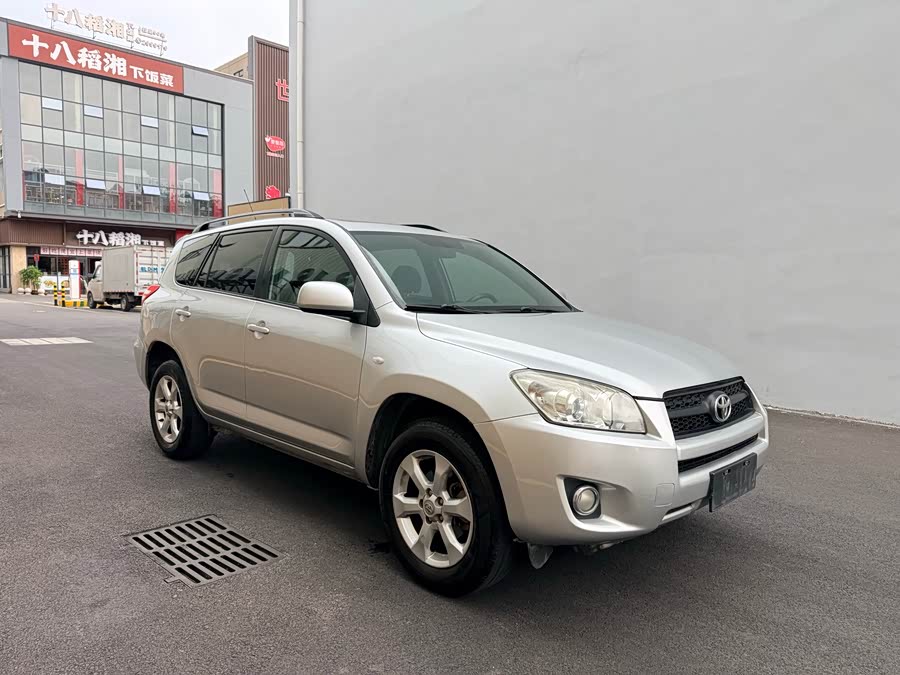 Toyota RAV4 2011