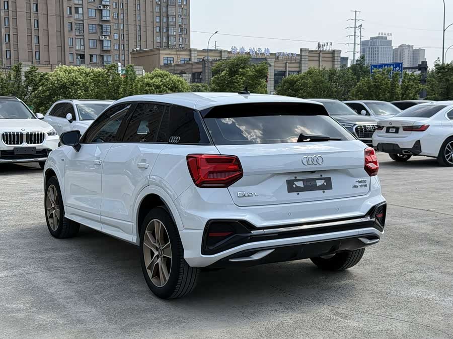 Audi Q2L 2022