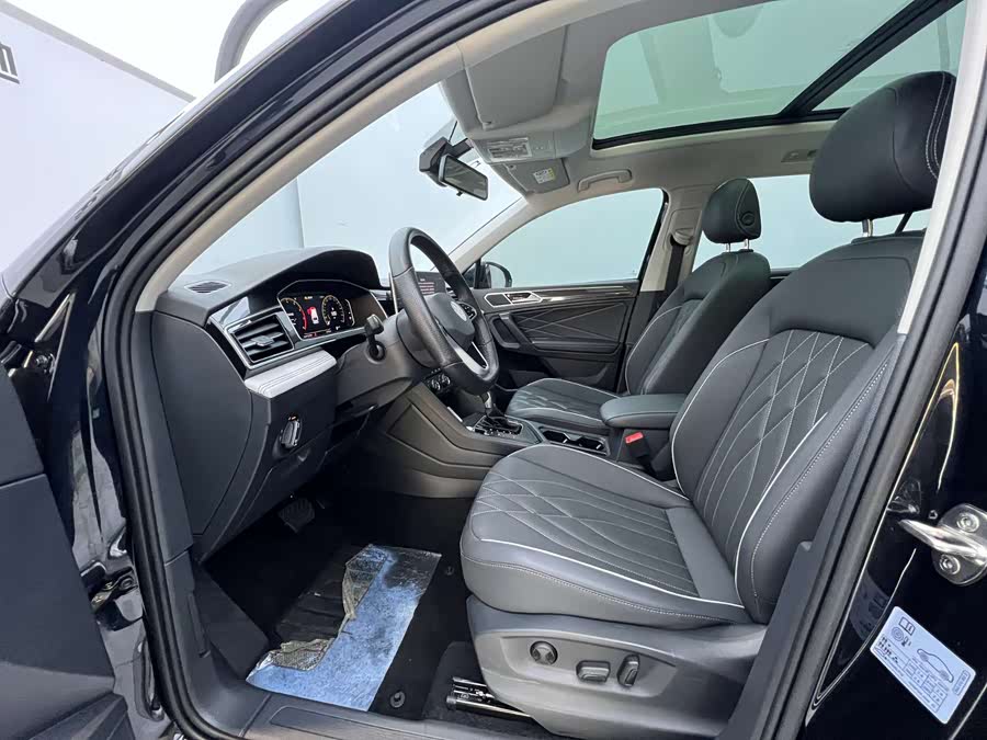 Volkswagen Tiguan L 2023 — фото 27