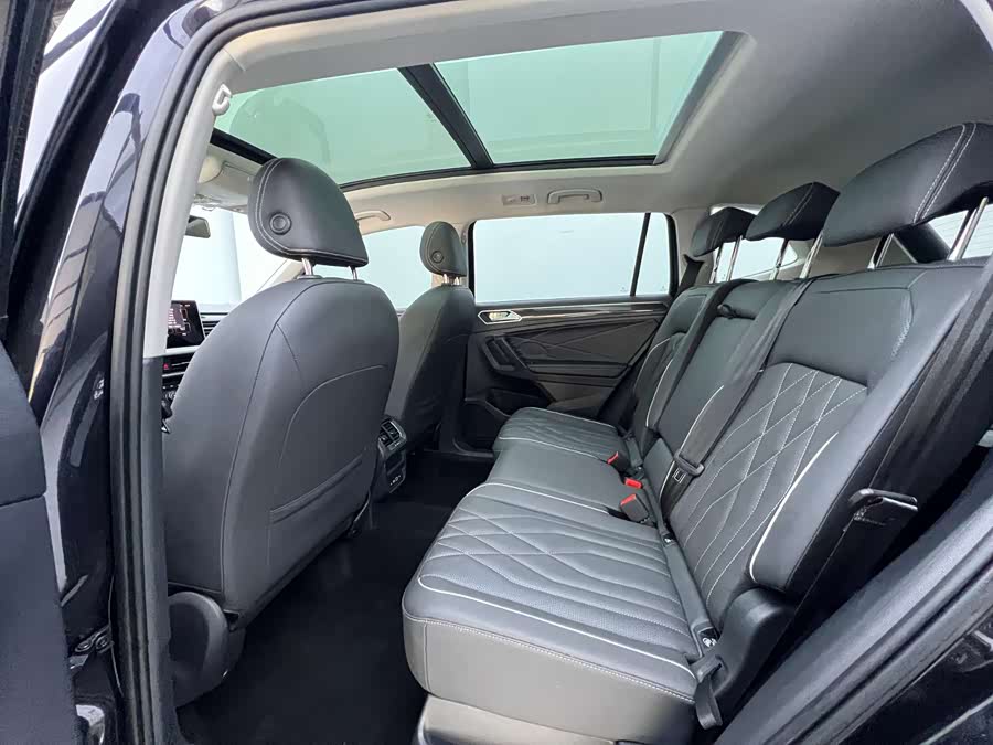 Volkswagen Tiguan L 2023