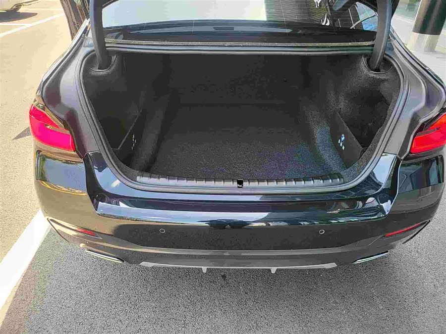 BMW 5 Series 2022 — фото 20