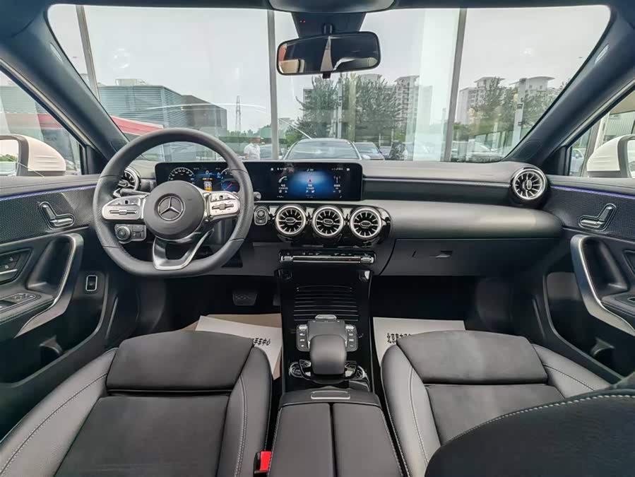 Mercedes-Benz A-Class 2022 — фото 16