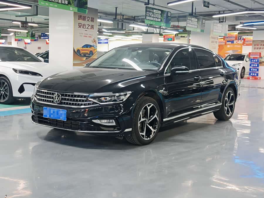 Volkswagen Magotan 2025