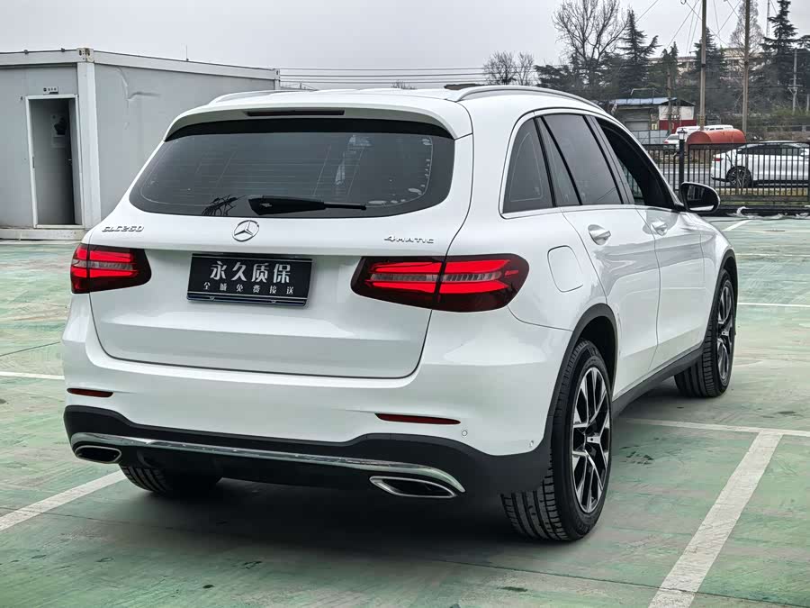 Mercedes-Benz GLC 2017 — фото 19