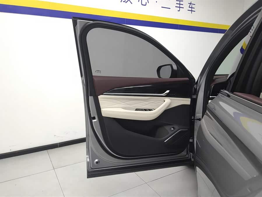 Geely Xingyue L 2024