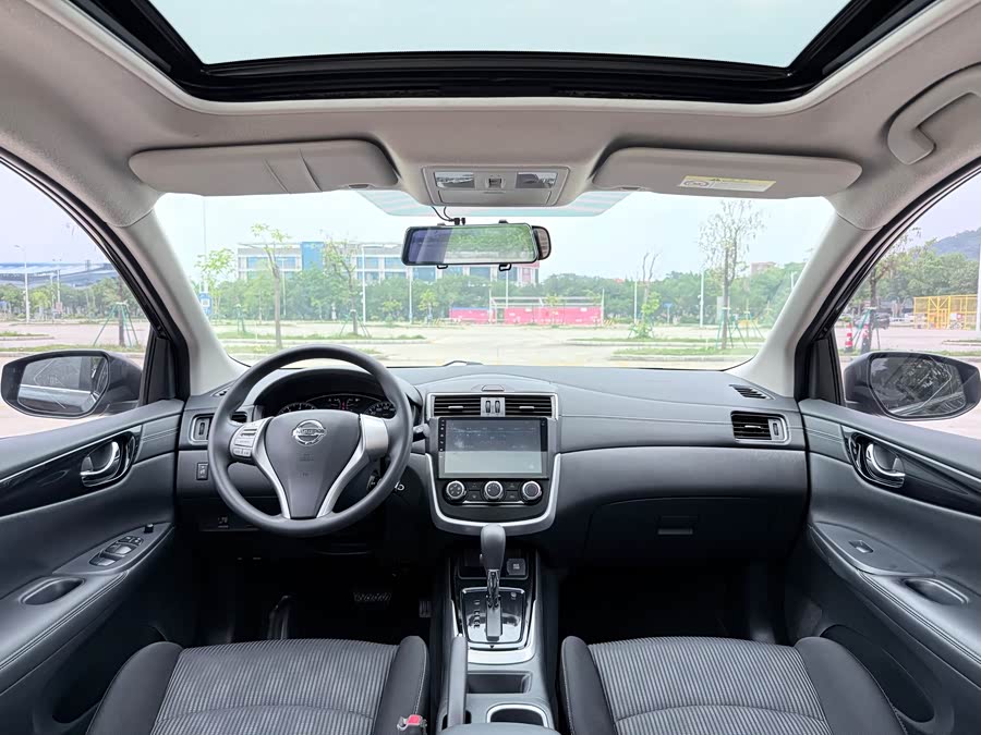 Nissan Tiida 2016 — фото 10