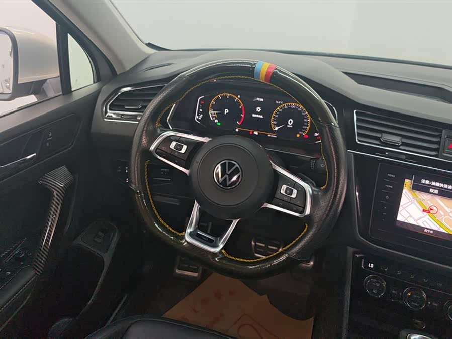 Volkswagen Tiguan L 2021 — фото 15
