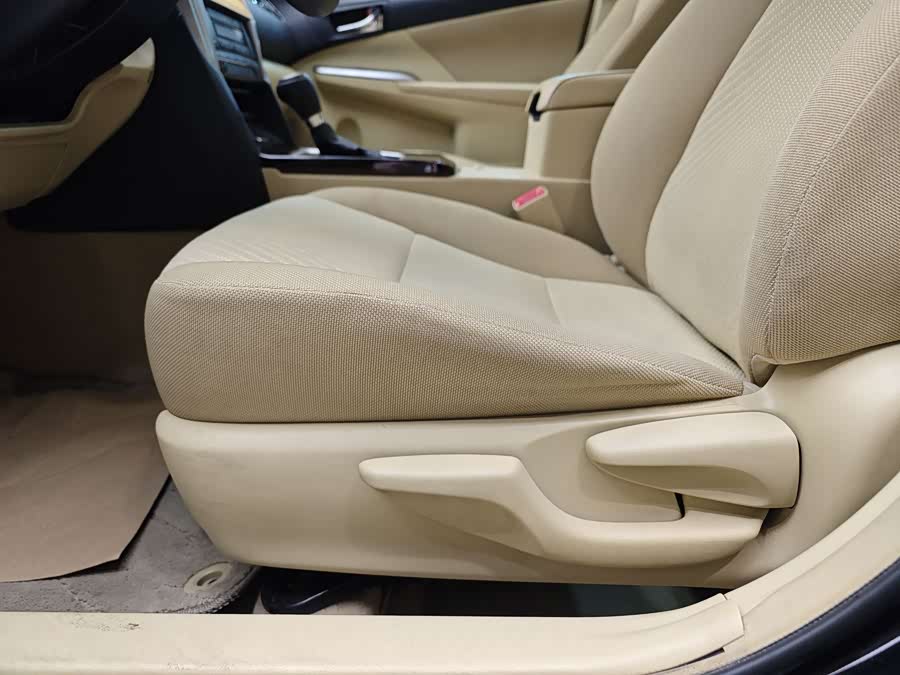 Toyota Camry 2016 — фото 11