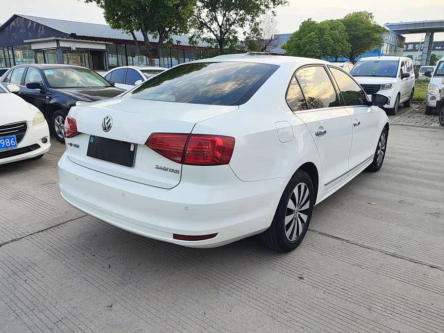 Volkswagen Sagitar 2018