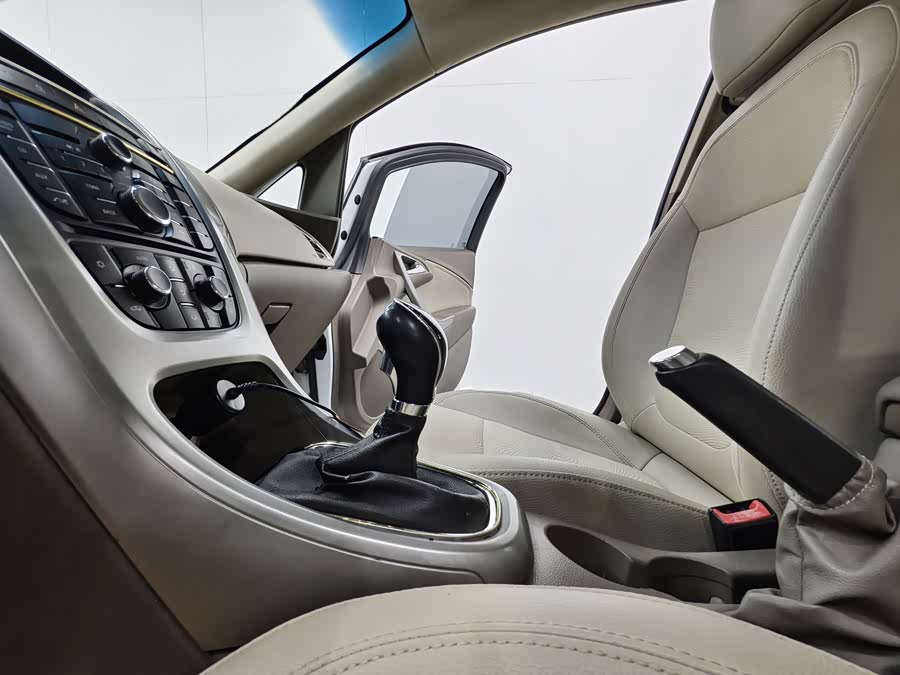 Buick Excelle GT 2013 — фото 12