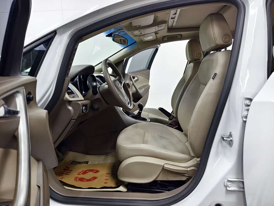 Buick Excelle GT 2013 — фото 11