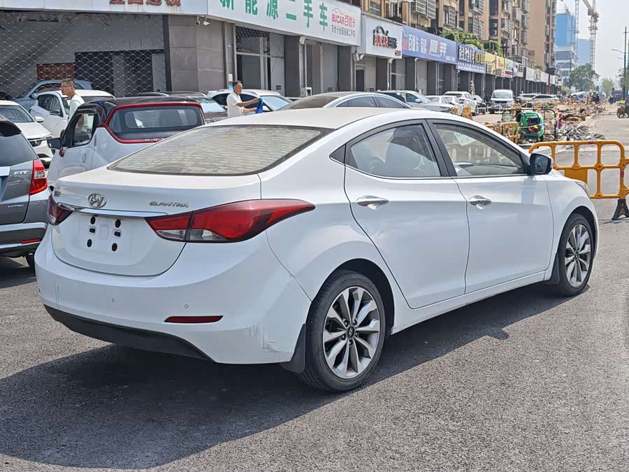 Hyundai Elantra 2016