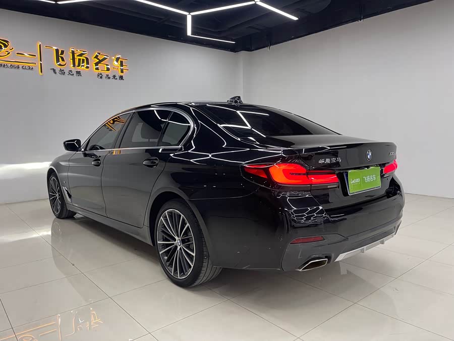 BMW 5 Series 2021 — фото 17