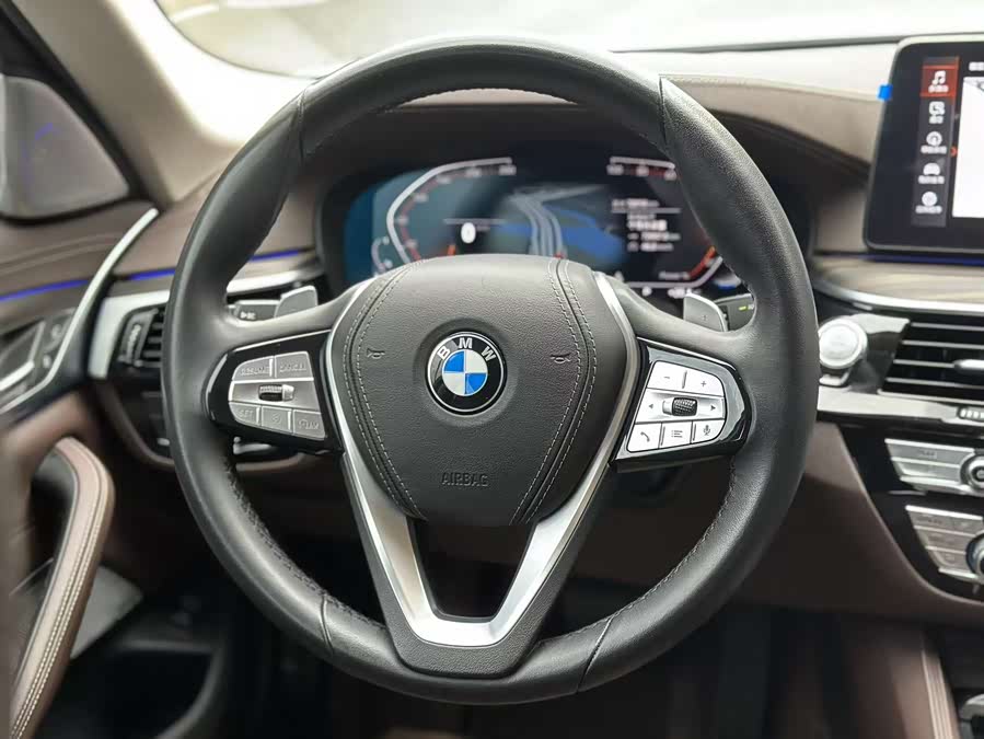 BMW 5 Series 2023 — фото 13