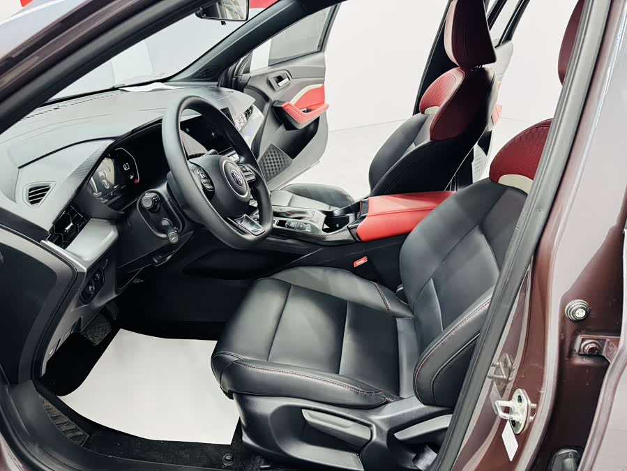 MG MG5 2022