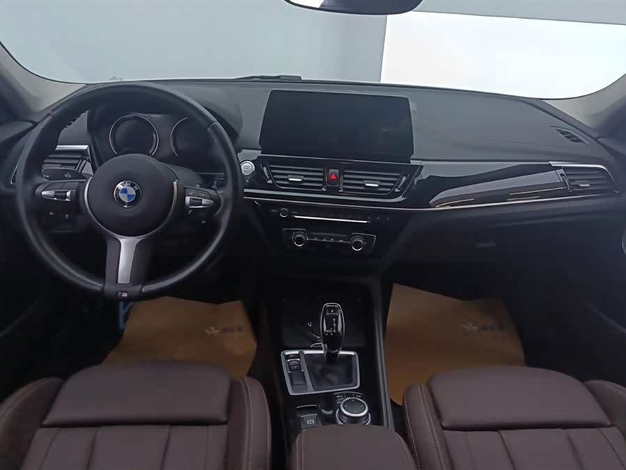 BMW 1 Series 2021 — фото 12