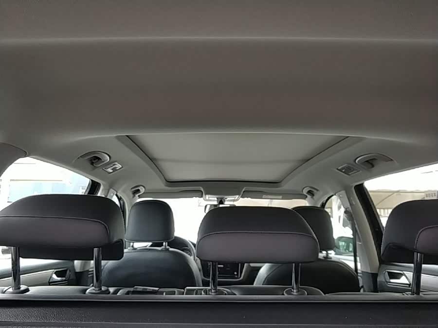 Volkswagen Tiguan L 2020 — фото 18