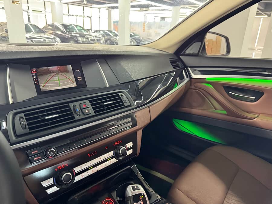BMW 5 Series 2017 — фото 14