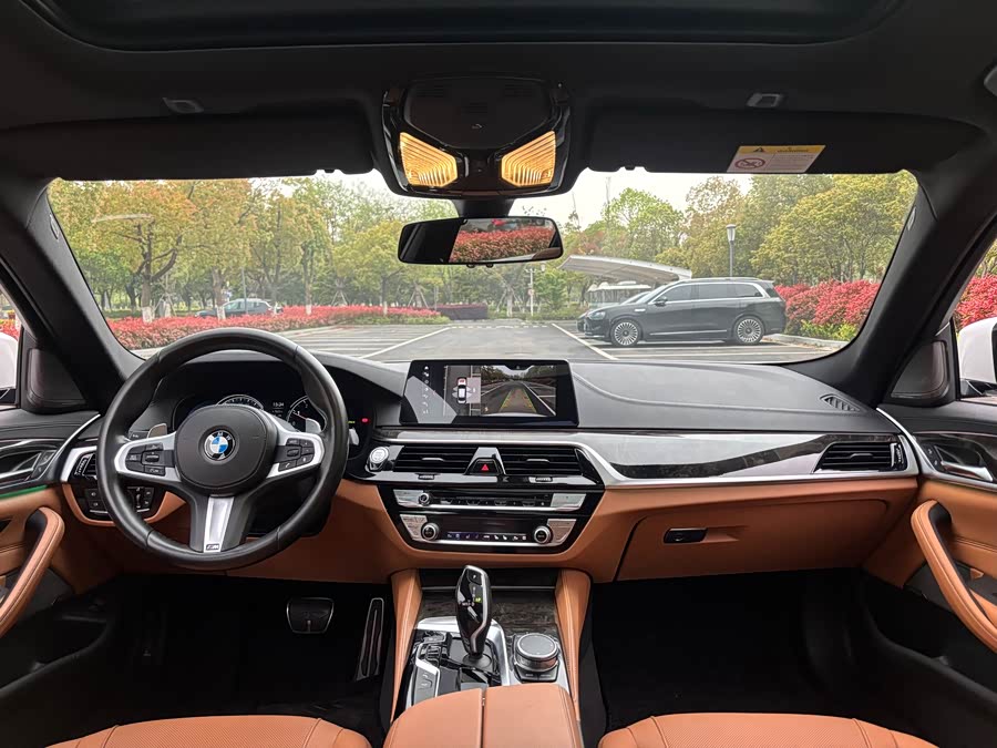 BMW 5 Series 2018 — фото 21
