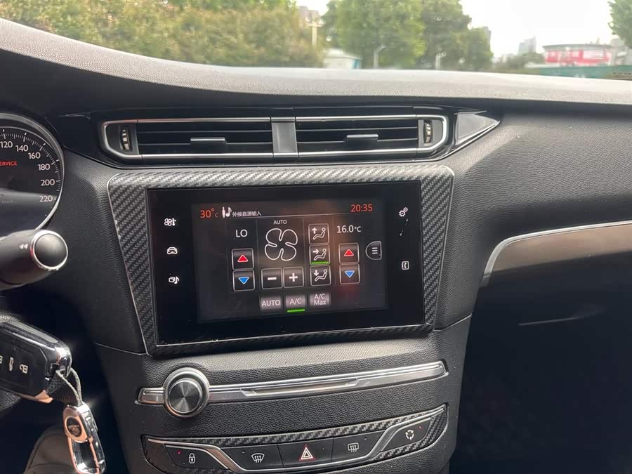 Peugeot 408 2015