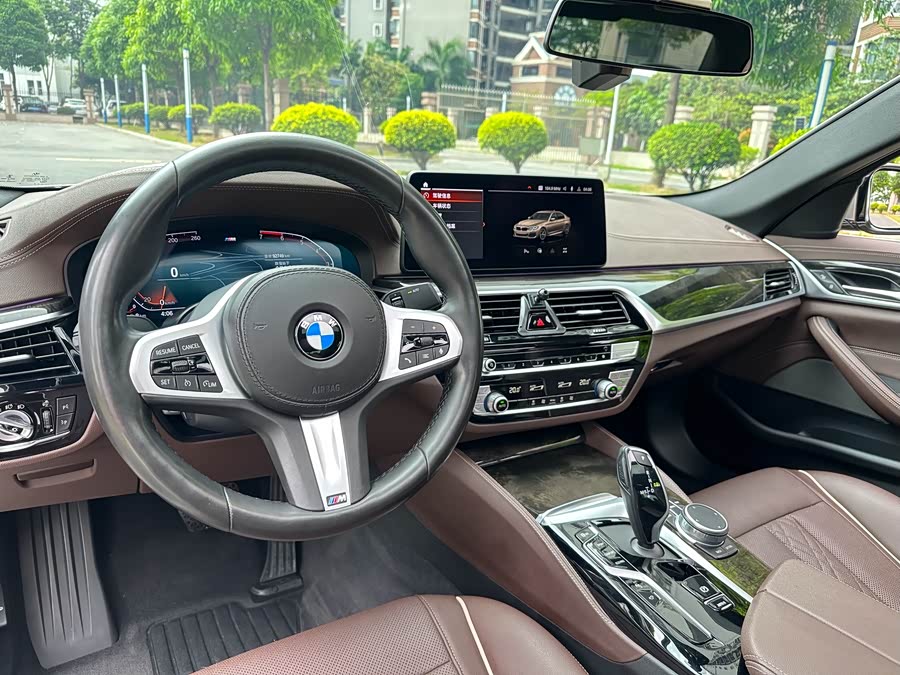 BMW 5 Series 2021 — фото 11