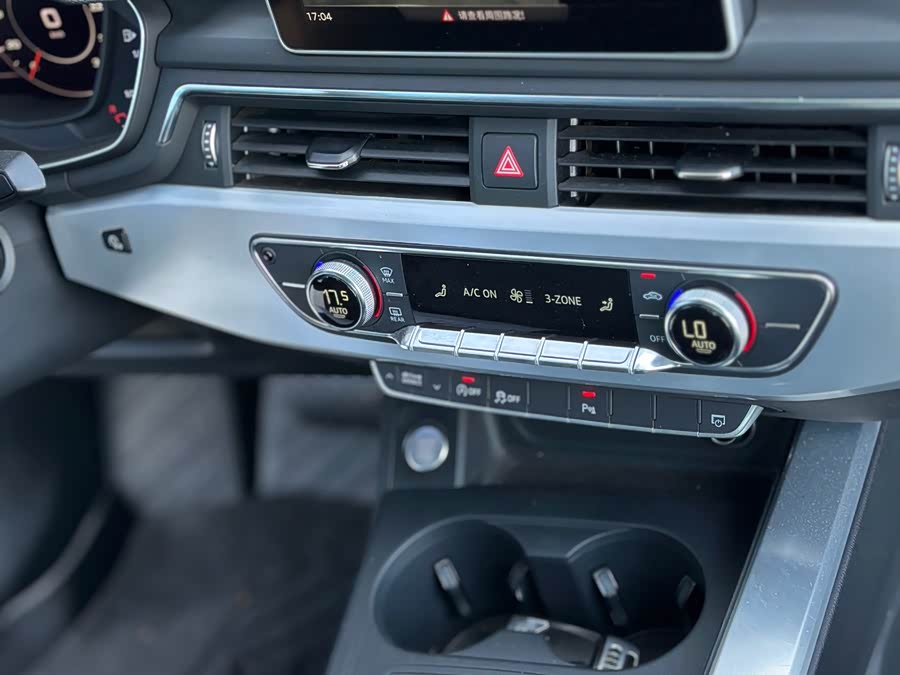 Audi A4L 2018 — фото 11