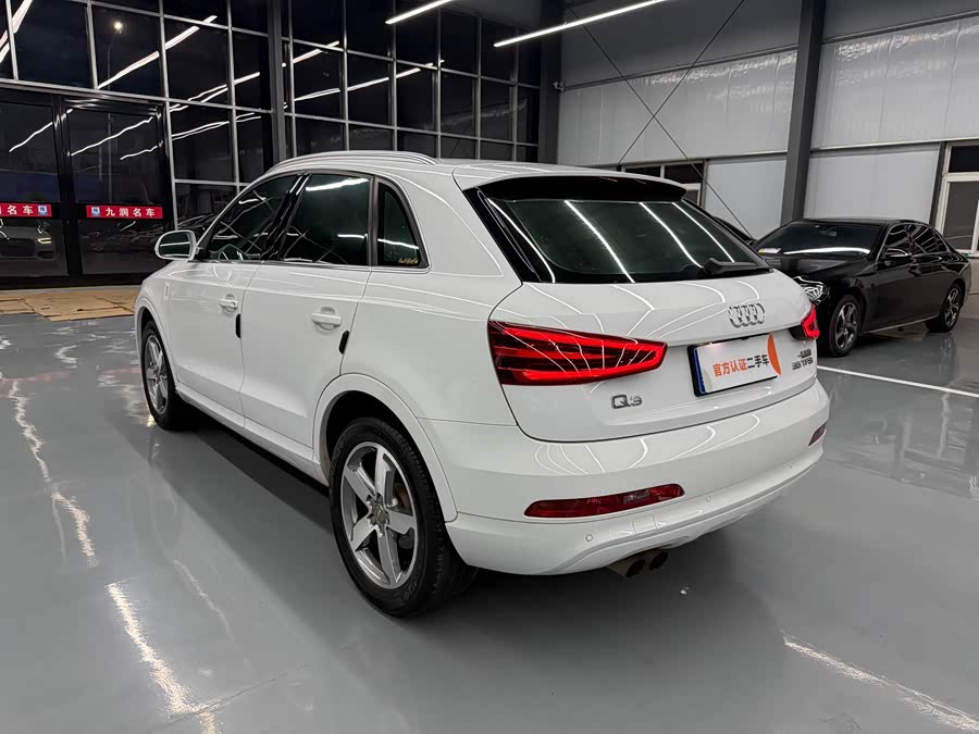 Audi Q3 2015 — фото 14