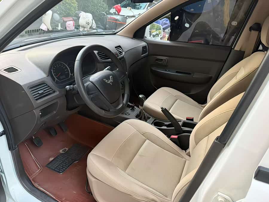 Wuling Hongguang 2014