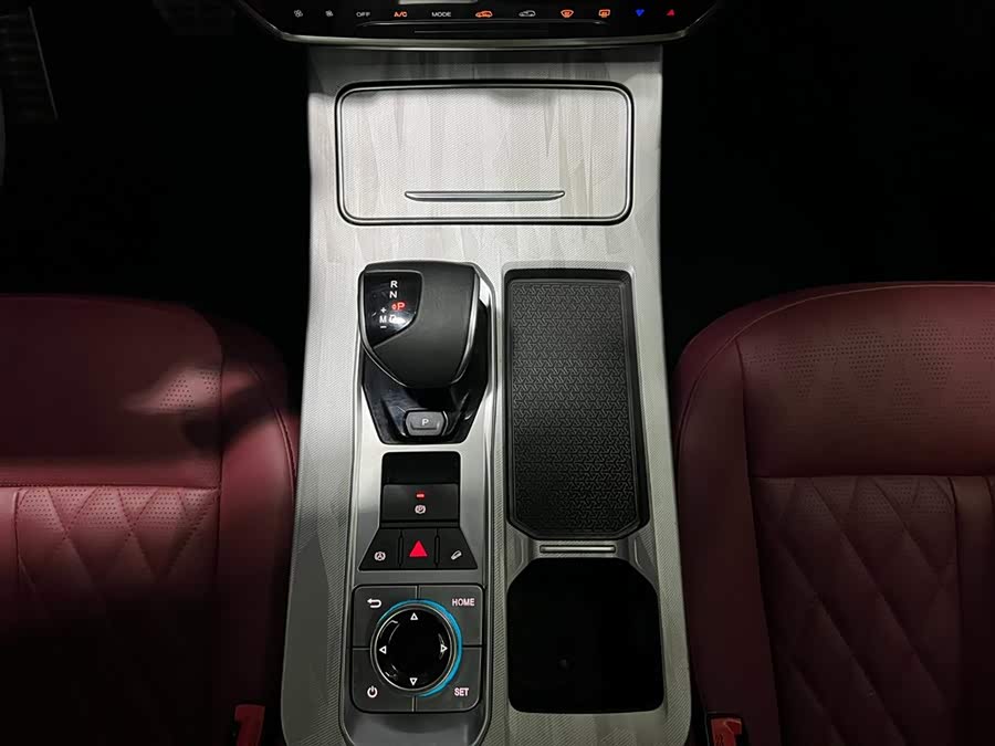 Jetour Jietu X70 PLUS 2023 — фото 14