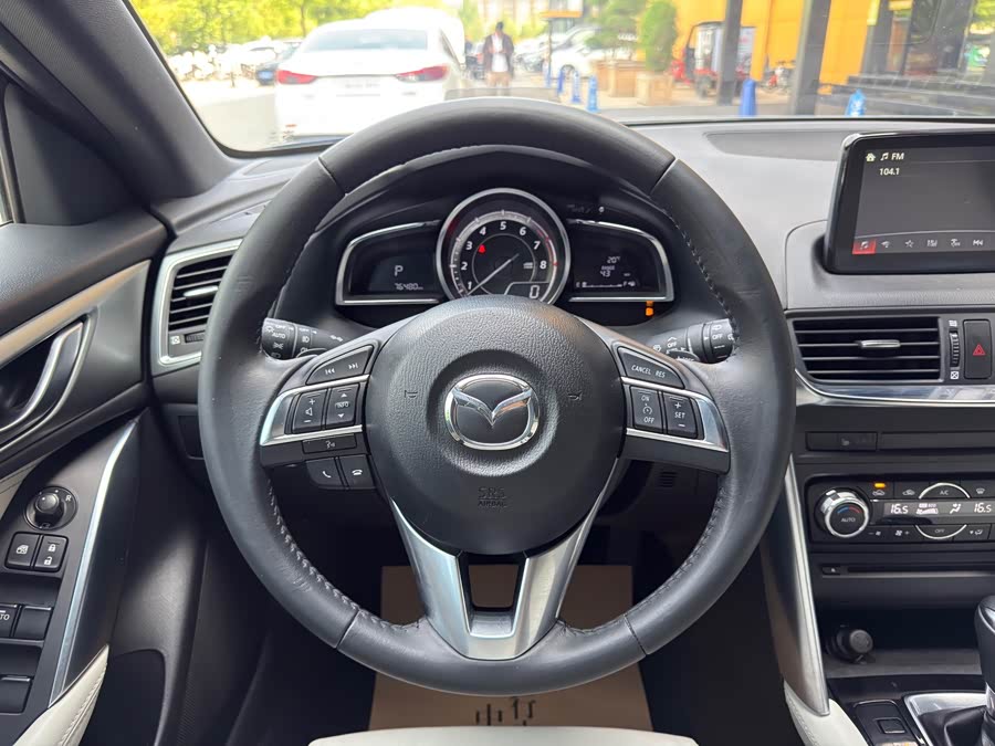 Mazda CX-4 2016 — фото 13