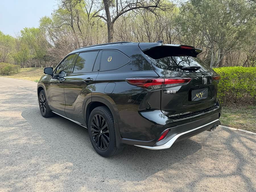 Toyota Crown Kluger 2024