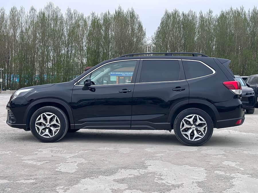 Subaru Forester 2022 — фото 9