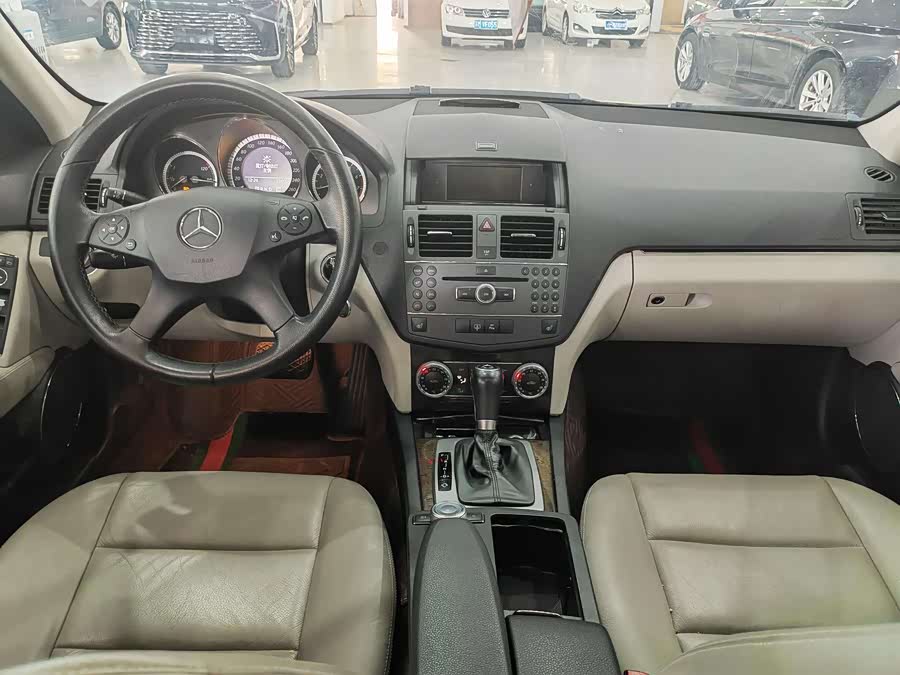 Mercedes-Benz C-Class 2010 — фото 13